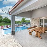Nyaraló Cozy In Lećevica